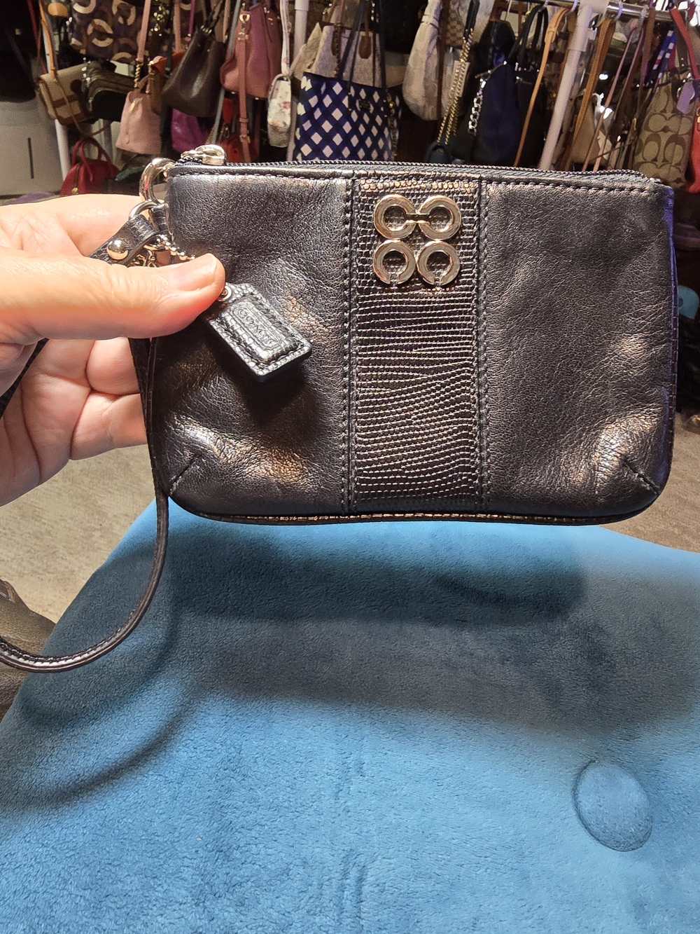 COACH Black Leather Wristlet with Signature Hardware Great Condition 6.5x4.5 - Picture 8 of 11